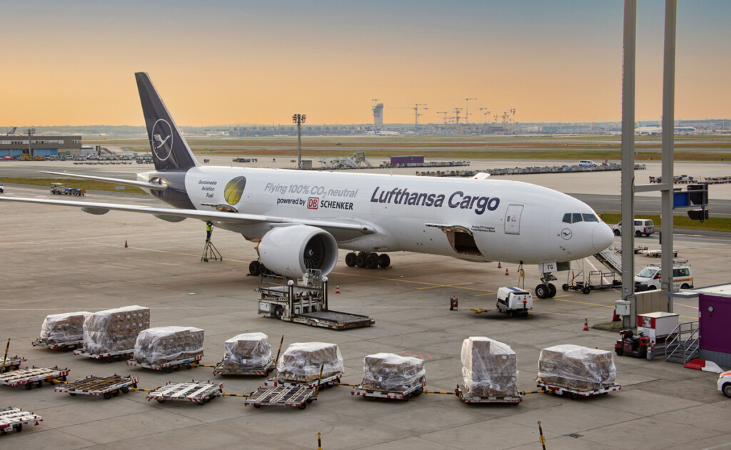Lufthansa Cargo connects DB Schenker stations worldwide via API booking interface