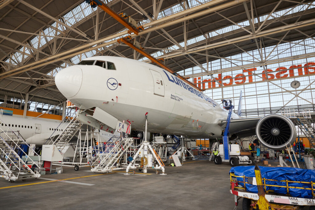 First Freighter to Take Off With CO2-efficient AeroSHARK technology