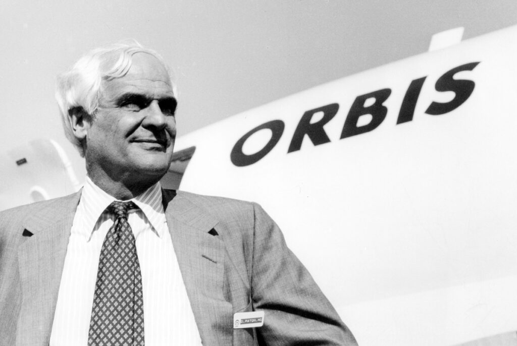 David Paton, the creator of an airborne eye hospital, in 1973. He “was willing to take risks that others wouldn’t,” a colleague said. “He was charming. He was inspiring. And he didn’t quit.”Credit. (Orbis)