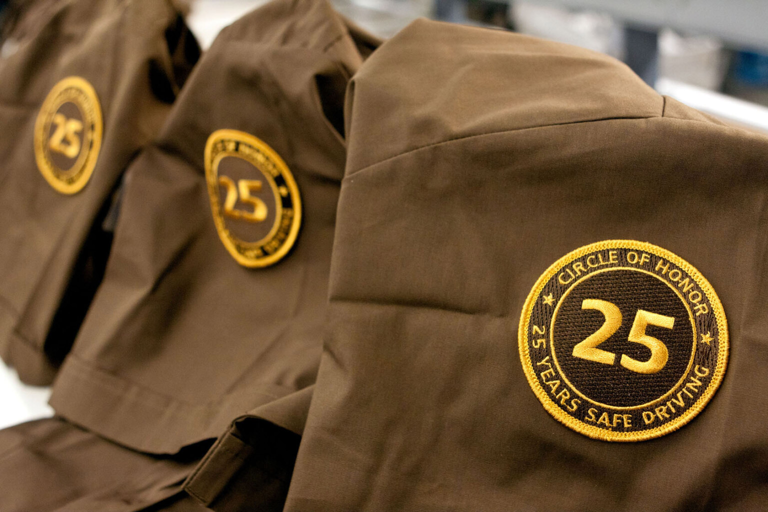 25PatchSleeves Metropolitan Airport News