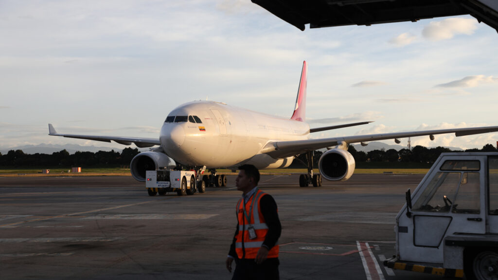 2I0A3747 Metropolitan Airport News