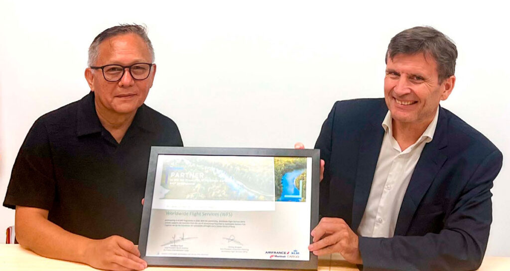 Air France-KLM Extends Contracts Across Major North American Airport Gateways Rinzing Wangyal, Vice President of Business Planning for WFS in North America, and Jean-Noel Rault, Director Cargo North America at Air France KLM Martinair Cargo.