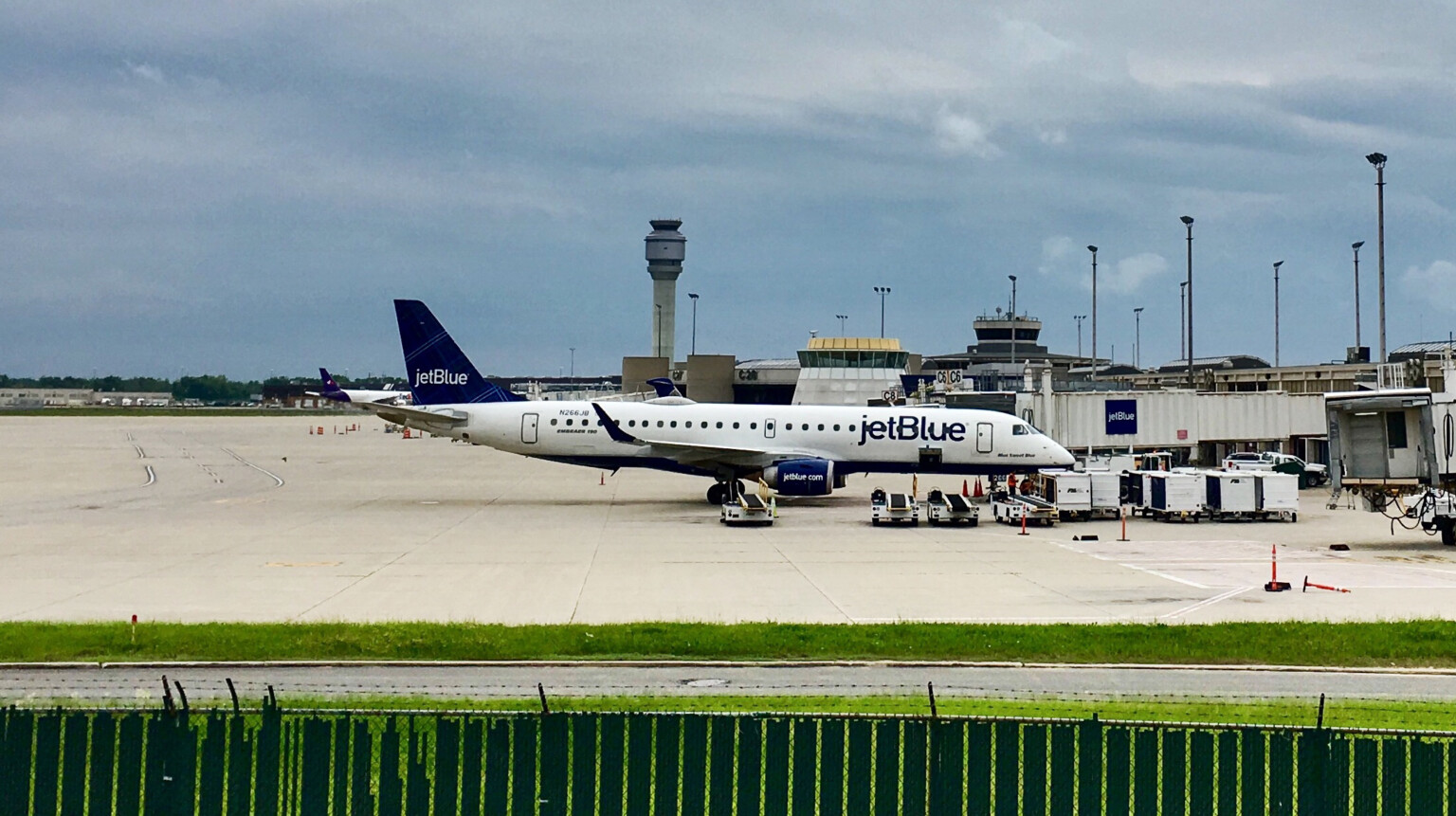 AIRLINE61 JETBLUE AT WASHINGTON NATIONAL Metropolitan Airport News