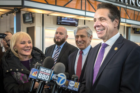 AIRPORT30 CUOMO NEW HIRES LGA Metropolitan Airport News