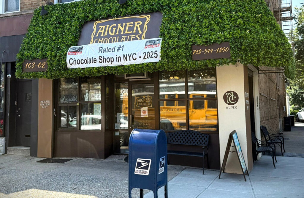 Aigner Chocolate -T6 Concession at JFK Airport