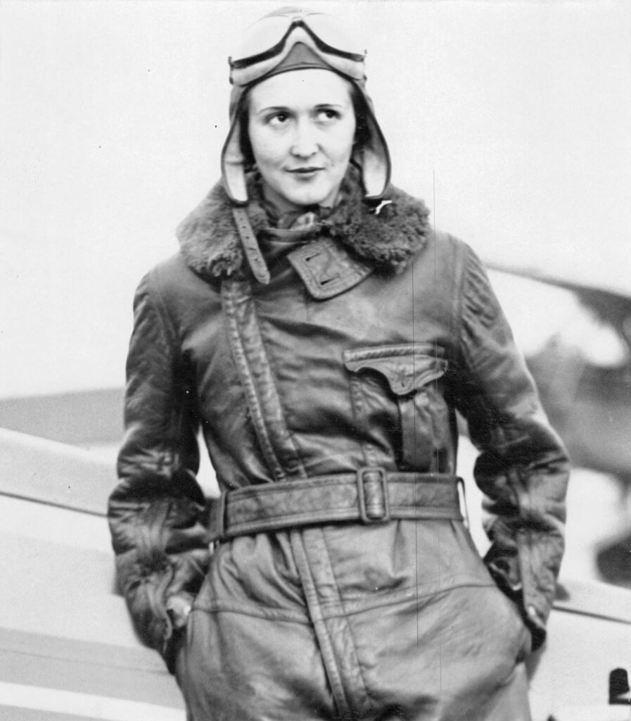 Aline Rhonie c.1932 Roosevelt Field Metropolitan Airport News