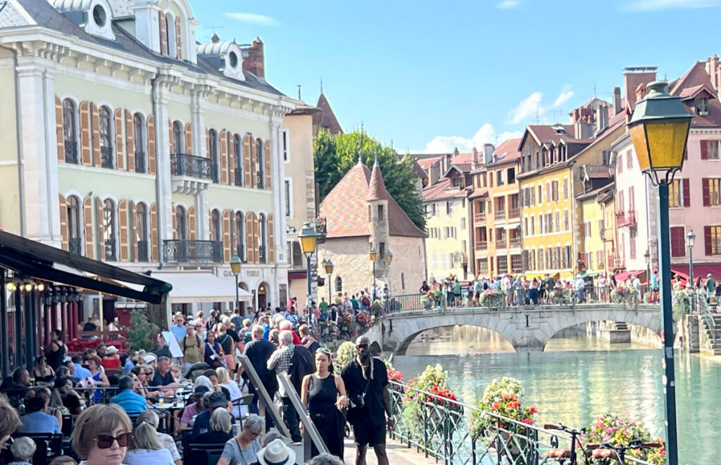 Annecy France 04 Metropolitan Airport News