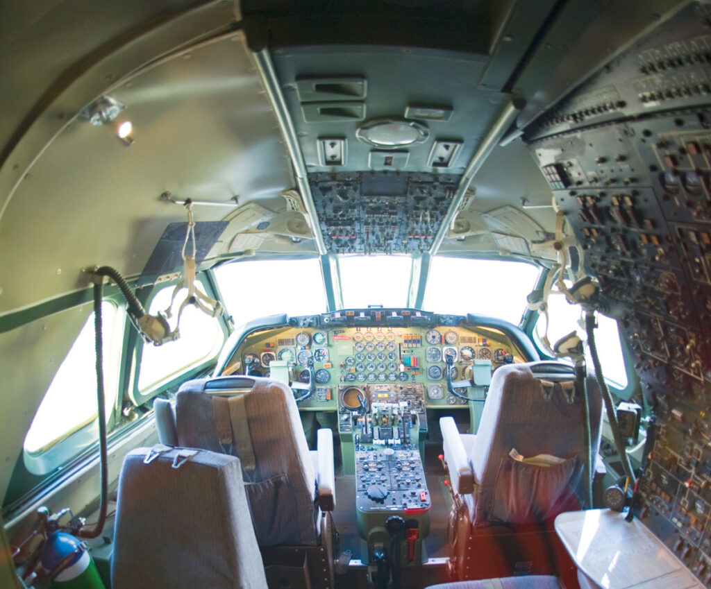 Cockpit Convair Coronado Luzern Metropolitan Airport News