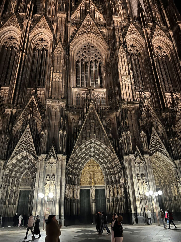 The Christmas Markets of Cologne Should Not Be Missed New York Airport Cologne Christmas Market 1 Metropolitan Airport News