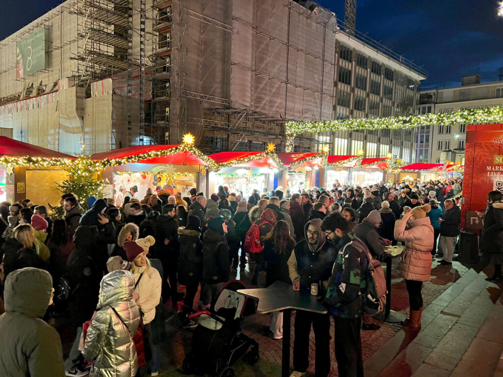 The Christmas Markets of Cologne Should Not Be Missed New York Airport Cologne Christmas Market 2 Metropolitan Airport News