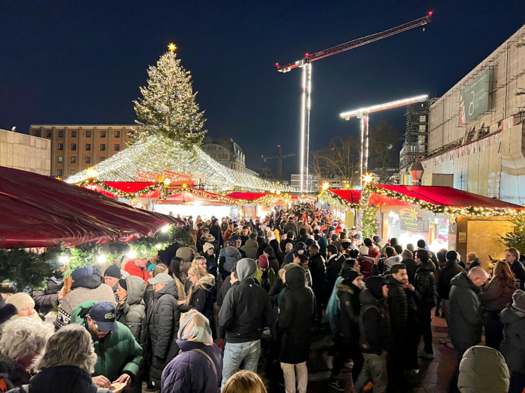 The Christmas Markets of Cologne Should Not Be Missed New York Airport Cologne Christmas Market 3 Metropolitan Airport News