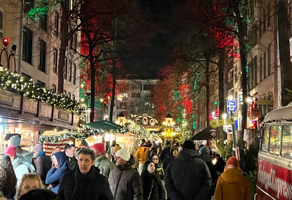 The Christmas Markets of Cologne Should Not Be Missed New York Airport Cologne Christmas Market 6 Metropolitan Airport News