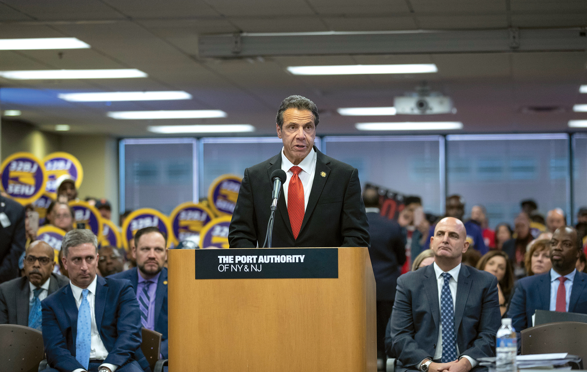 Port Authority Board Approves Minimum Wage Increase for Airport Workers