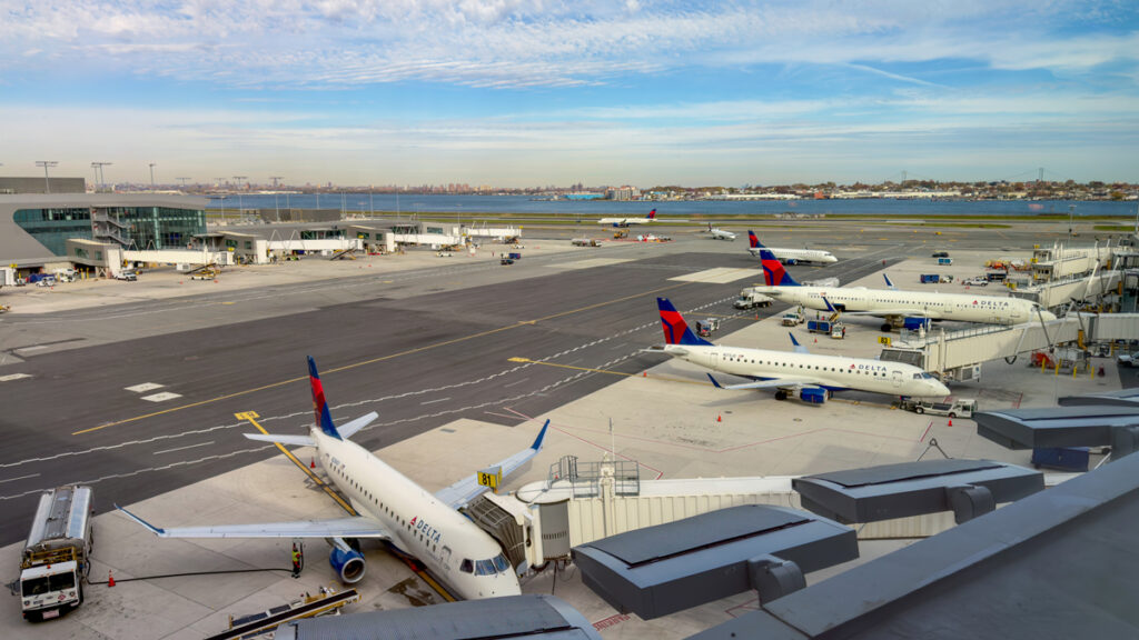 Delta LaGuardia Airport