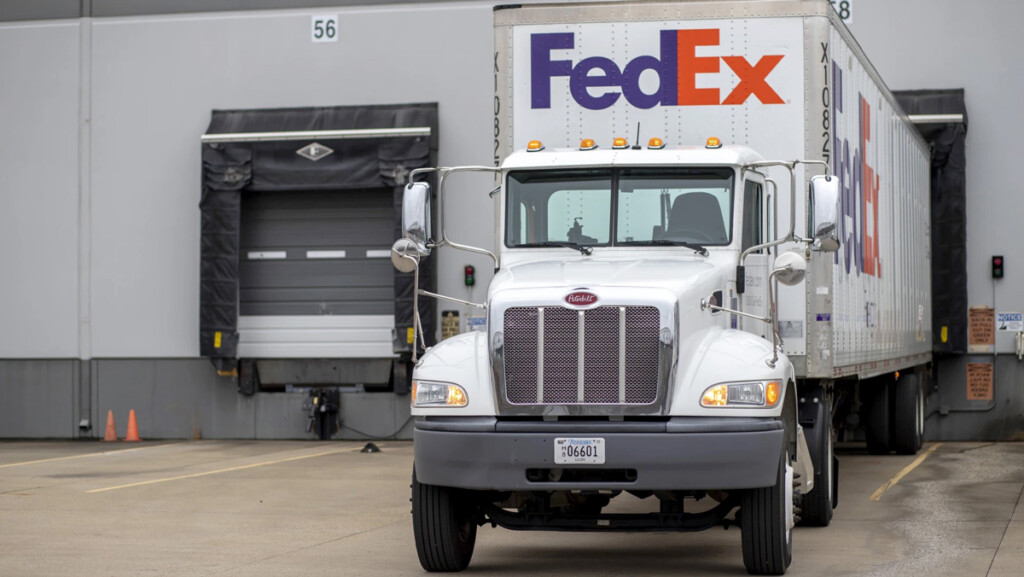 Fedex Truck Loading Metropolitan Airport News