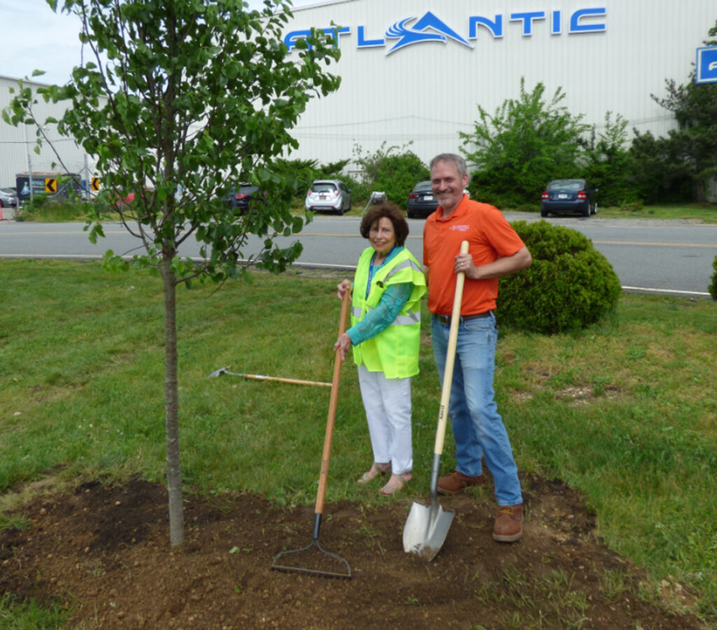 Republic Airport’s “Green FRG” Tree Planting Celebration