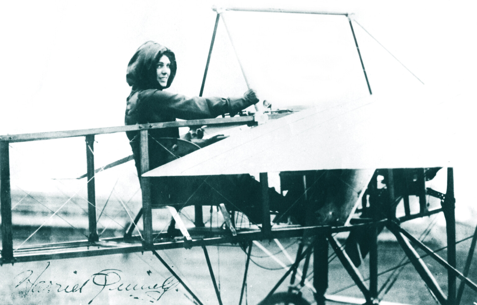 Harriet Quimby, in Moisant monoplane, Moisant Aviation School, Mineola L.I. 1911.