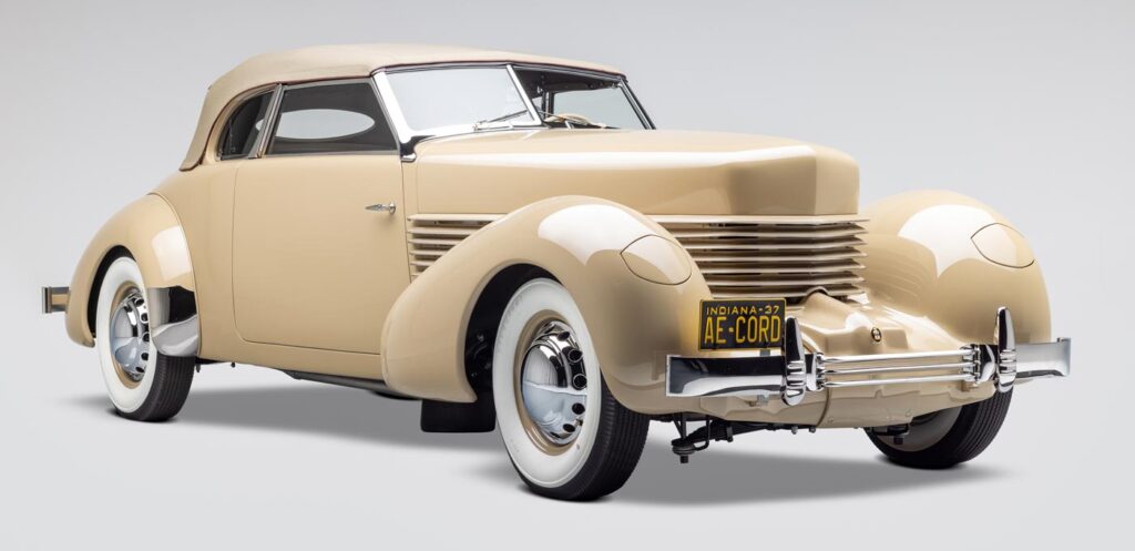 Perfectly Preserved Cord Perpetuates Earhart Legacy New York Airport JBS 1937 Cord 812 003 Metropolitan Airport News