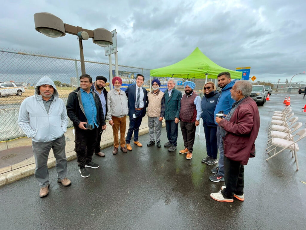 Port Authority Improves Amenities, Experience for Airport Cabbies Port Authority Executive Director Rick Cotton with taxi drivers serving JFK.