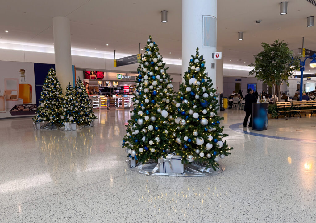 JFK Terminal 5 Christmas Tree Metropolitan Airport News