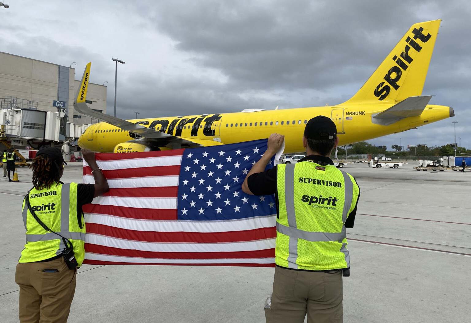 The Aviation Industry Steps Up to the Plate JUNE WEB7 GOING TO EXTRA MILE SPIRIT AIRLINES Metropolitan Airport News