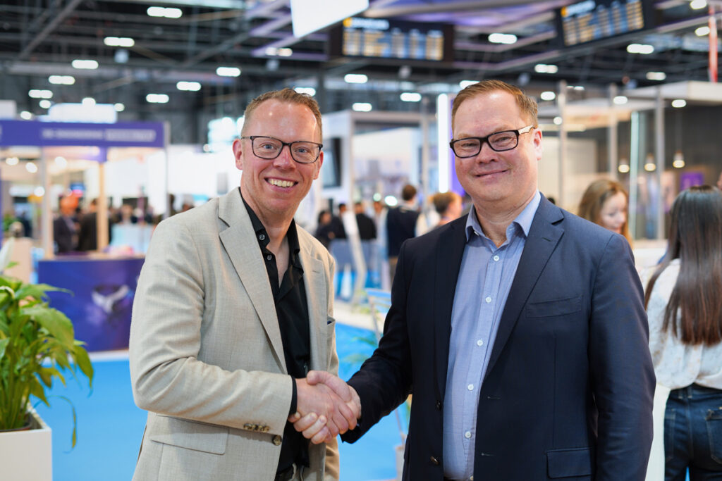 (L.-R.): Kasper Hounsgaard, co-CEO & founder, Copenhagen Optimization; Steve Tukavkin, Vice President IT and Digital, JFKIAT.