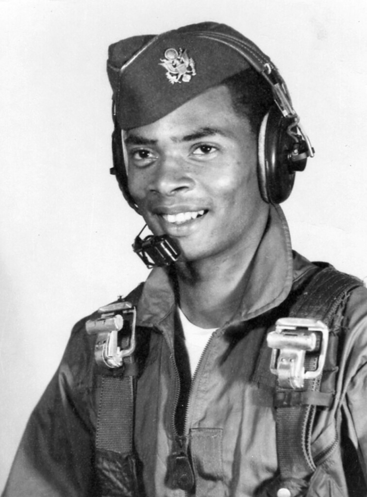 Les Morris – Proud to Stand On His Shoulders New York Airport Les Morris Aviation Cadet 3 Metropolitan Airport News
