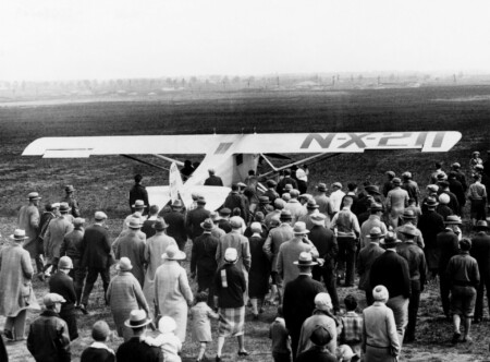 Roosevelt Field: The Airport Lindbergh takes off from Roosevelt Field, Long Island