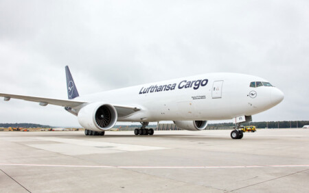 Lufthansa Cargo and Kintetsu World Express Conclude Agreement for Usage of Sustainable Aviation Fuel Lufthansa Cargo Boeing 777F