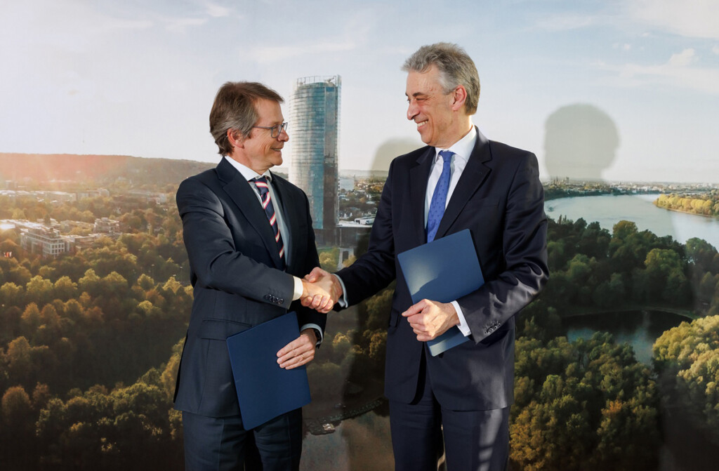 Martin Thomsen Air bp SVP and Frank Appel CEO Deutsche Post DHL Group