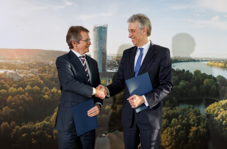 bp to Supply DHL Express With Sustainable AviationFuel until 2026 Martin Thomsen Air bp SVP and Frank Appel CEO Deutsche Post DHL Group