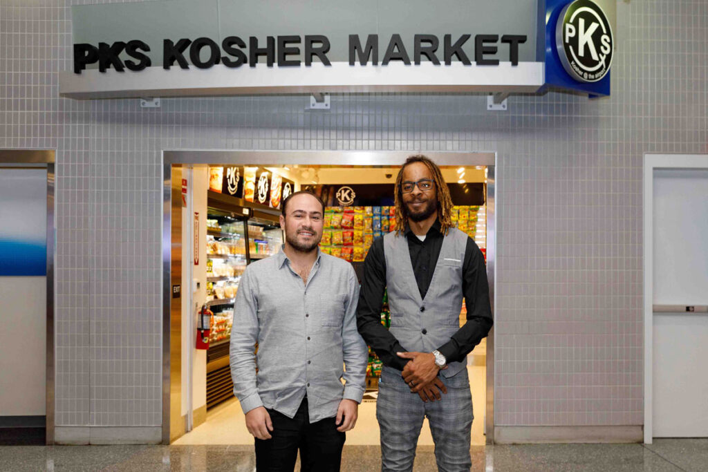 (L.-R.): PKS Kosher Market Business Development Manager, Allan Bailey and General Manager Frank Sanders.