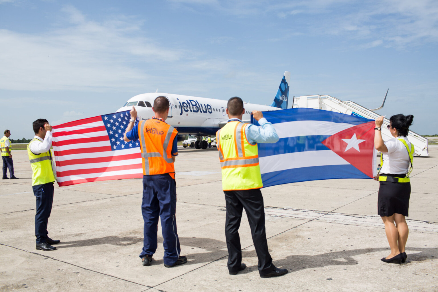 JetBlue Celebrates Opening of Havana Ticket Offices SNUInaugural1 1 Metropolitan Airport News