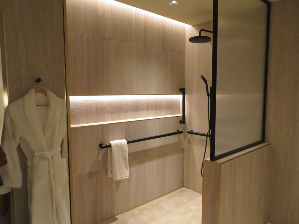 Chase Announces the Opening of Chase Sapphire Lounge by The Club at LaGuardia Airport’s Terminal B New York Airport Shower Spa amenity Metropolitan Airport News