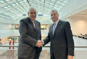Star Alliance Chief Executive Board Elects Michael Rousseau as New Chairperson Theo Panagiotoulias (Left) and Michael Rousseau (Right).