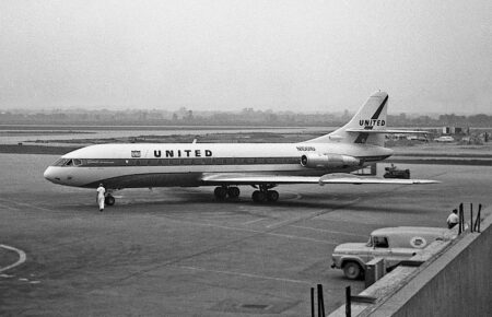 Sud Aviation SE 210 Caravelle VIRin United livery.