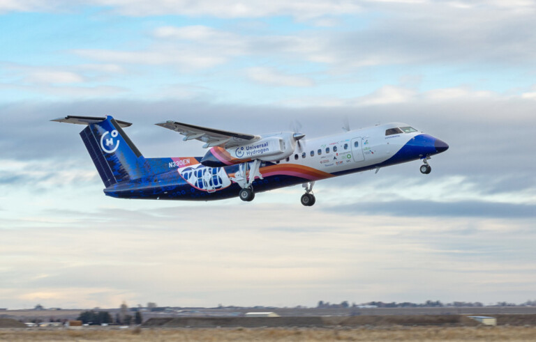 Universal Hydrogen Successfully Completes First Flight of Hydrogen Regional Airliner