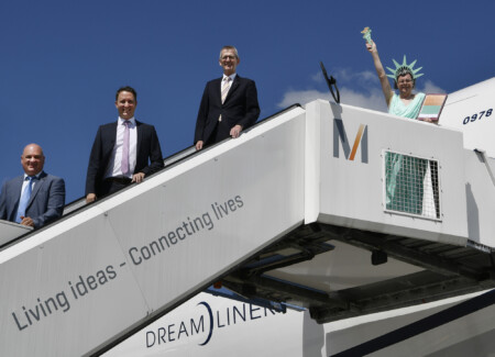 UNITED FROM MUNICH TO NEWARK Metropolitan Airport News
