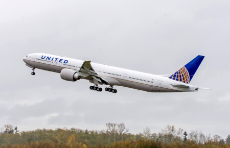 United-Airlines-777