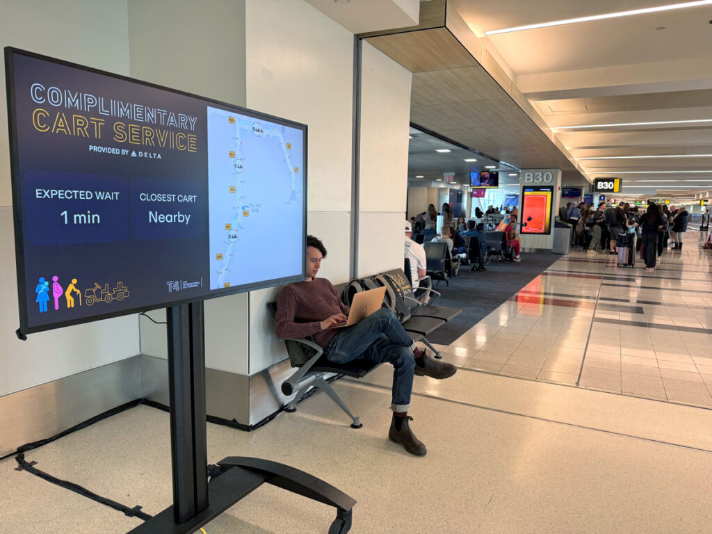 JFKIAT Enhances Passenger Experience at JFK T4 with Pilot of World's First Mobility Cart Tracking Service New York Airport Volan Technology Mobility Cart Solution JFK T4 Metropolitan Airport News