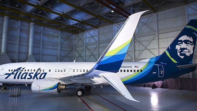 Alaska Airlines 737-800 with Split Scimitar Winglets