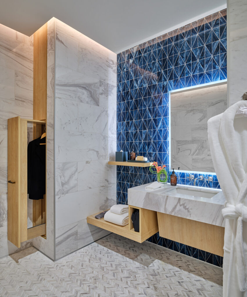 Delta One Lounge at JFK Airport Ushers In a New Era of Premium Airline Travel New York Airport deltaonejfk shower2 5698 Metropolitan Airport News