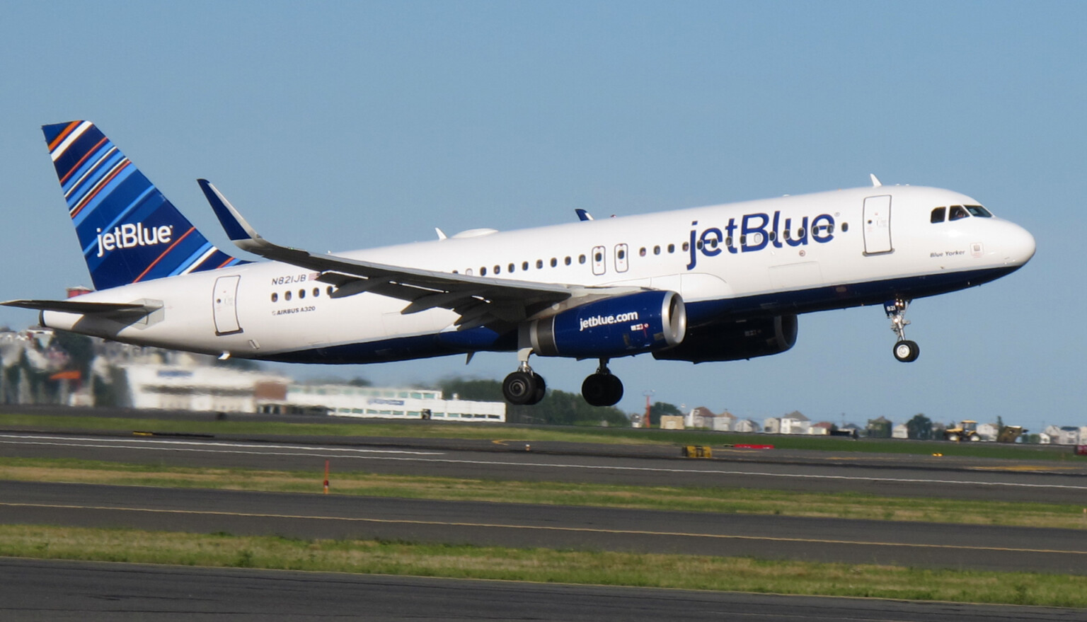 JetBlue Announces Senior Leadership Changes george santry nb21jb a320 barcode Metropolitan Airport News