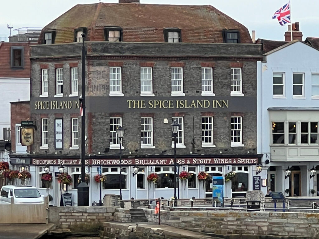 A Cruise Stay Alternative 
to Southampton, England